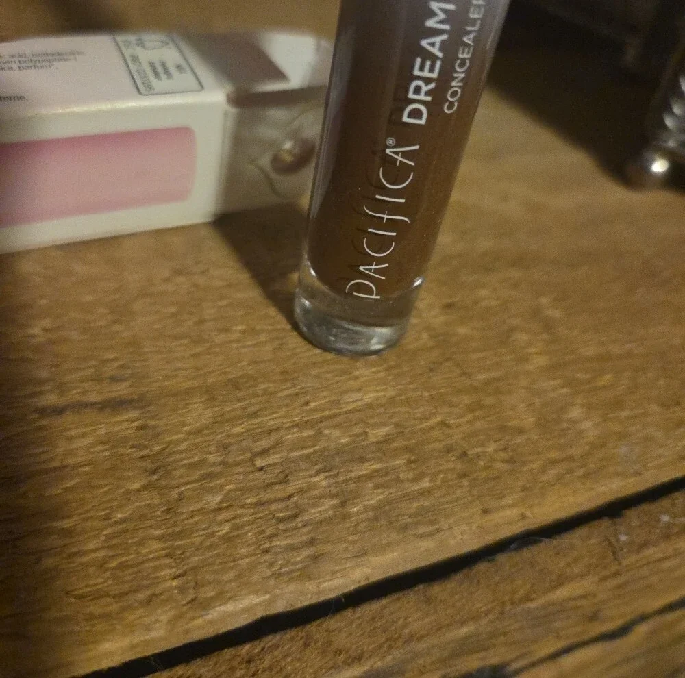 Pacifica Dreamlit Glow Concealer - Shade 3 NIB